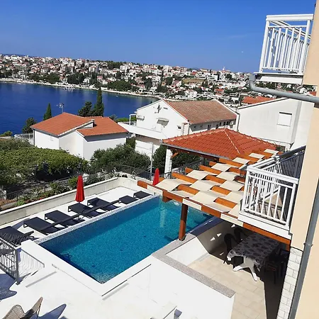 Zora Trogir